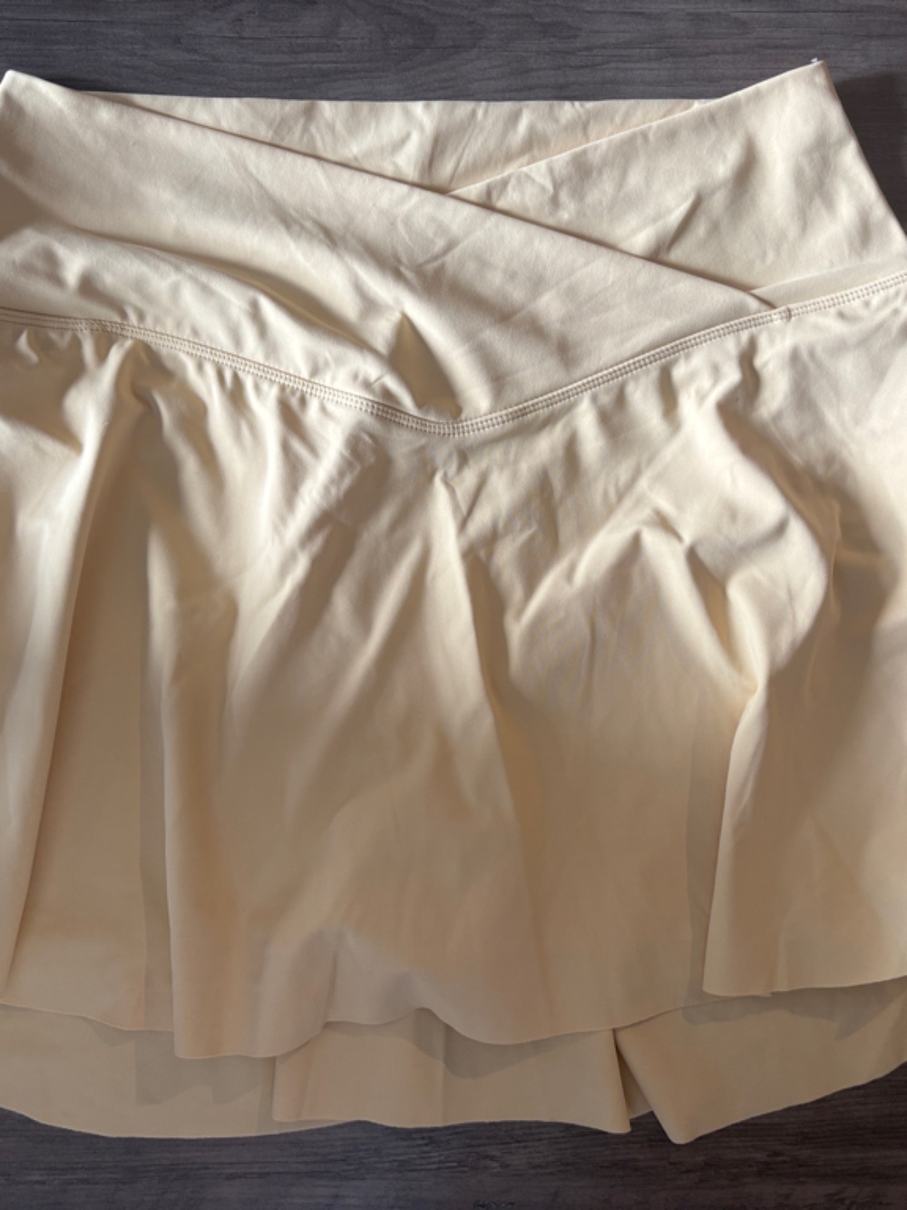 HALARA Cream Crossover Waist Skort with Flared Layer